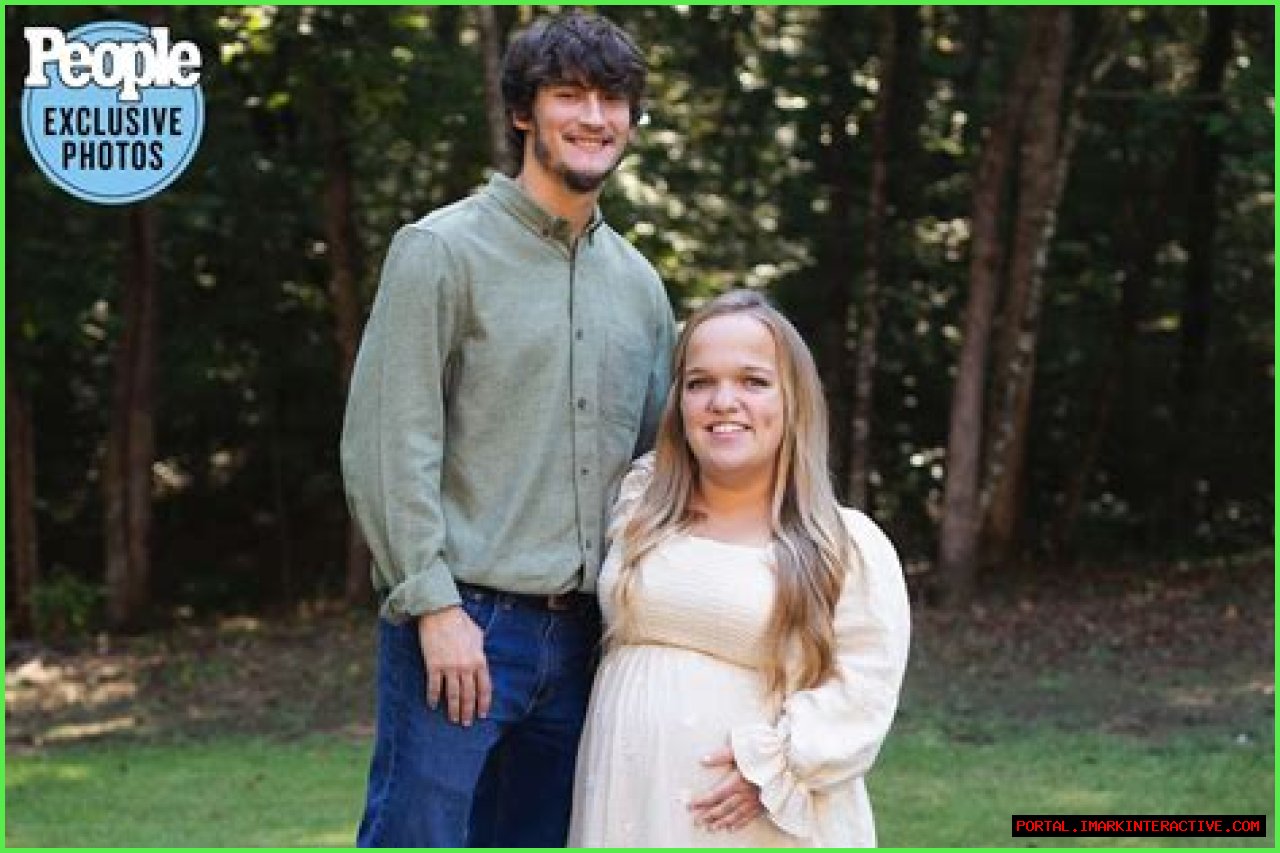 7 Little Johnstons: Liz And Brice Welcome A Little Person Baby